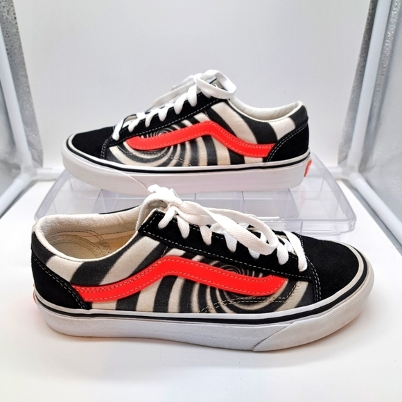 Vans Shoes - Vans Old Skool Shoes Men5.5 Womens 7Coral,Black White